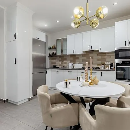 Cozy Complex - The Urban Retreat Apartment