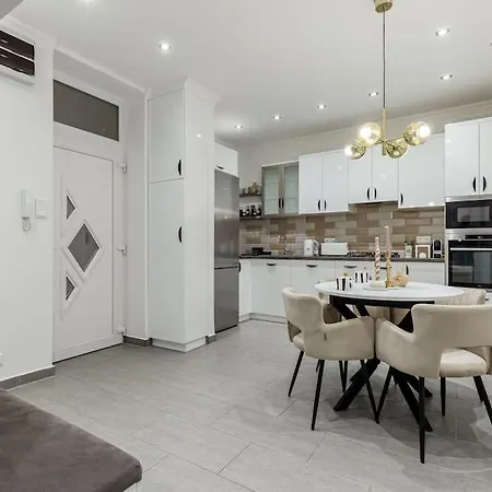 Cozy Complex - The Urban Retreat