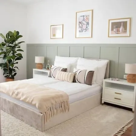 Cozy Complex - The Urban Retreat Apartment